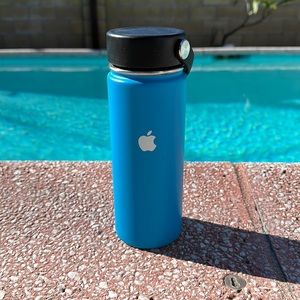 18oz Apple official Hydroflask water bottle
